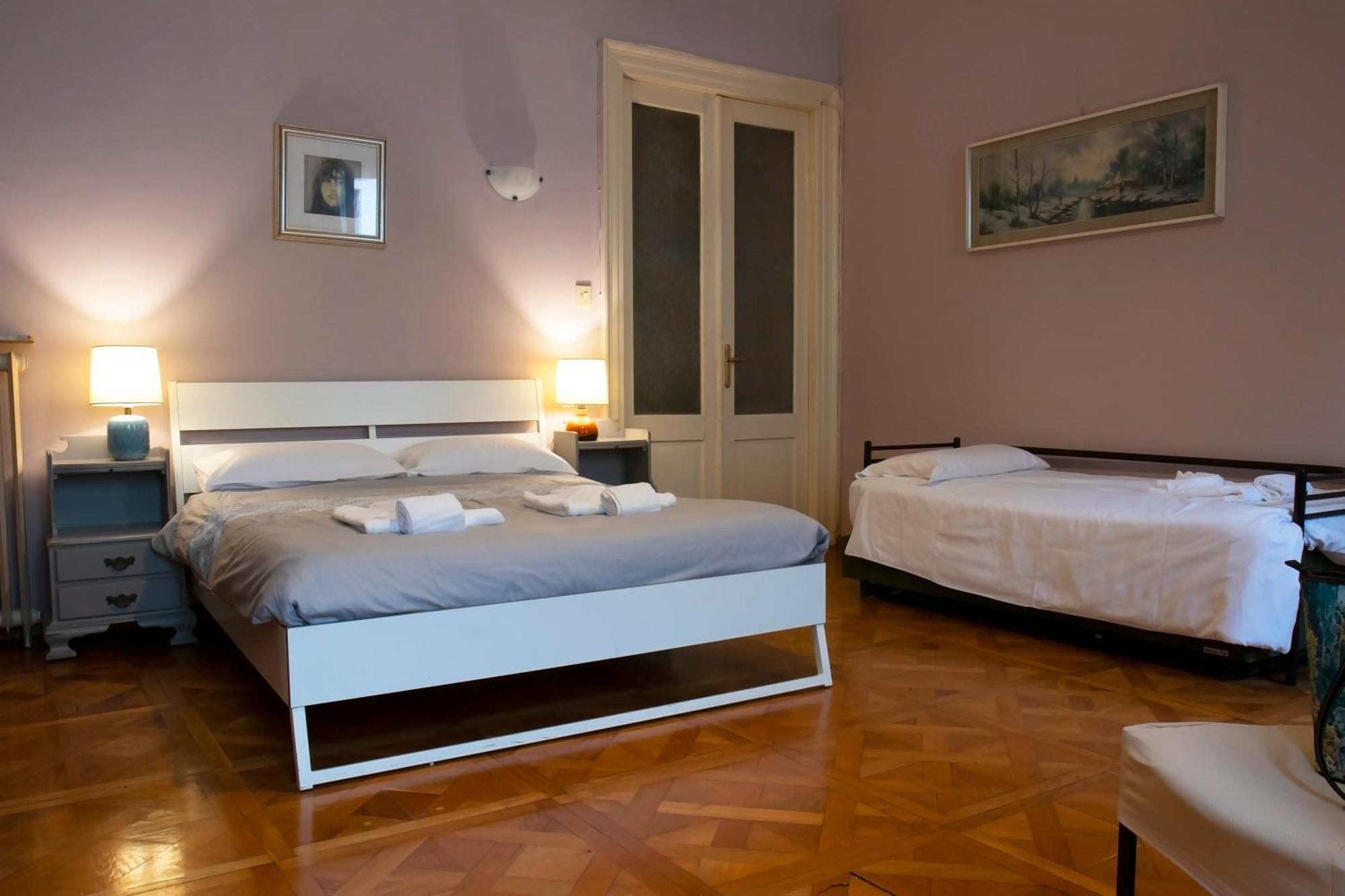 Hostel Teatro Trieste Exterior photo
